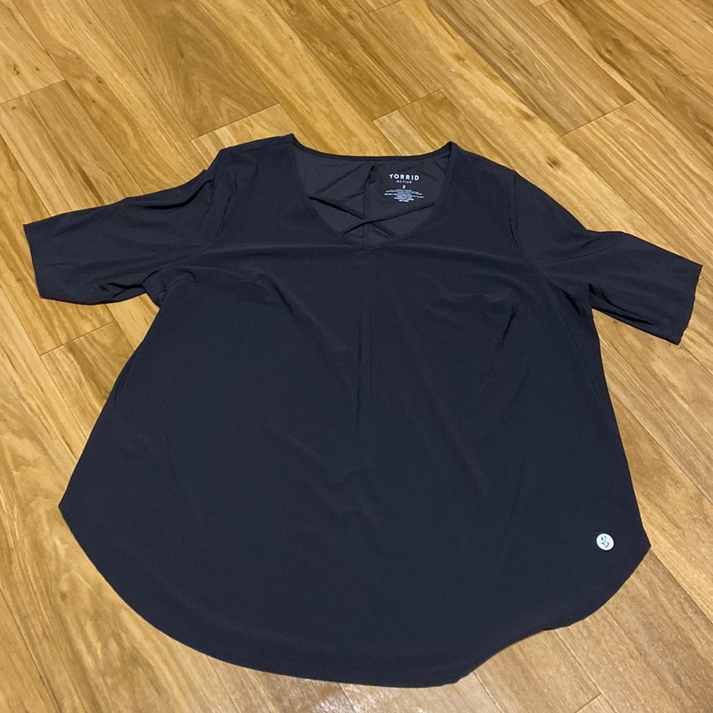Torrid Active size 2 (18/20) top; ready to pair w leggings!